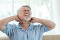 Neck Pain Causes and Chiropractic Solutions